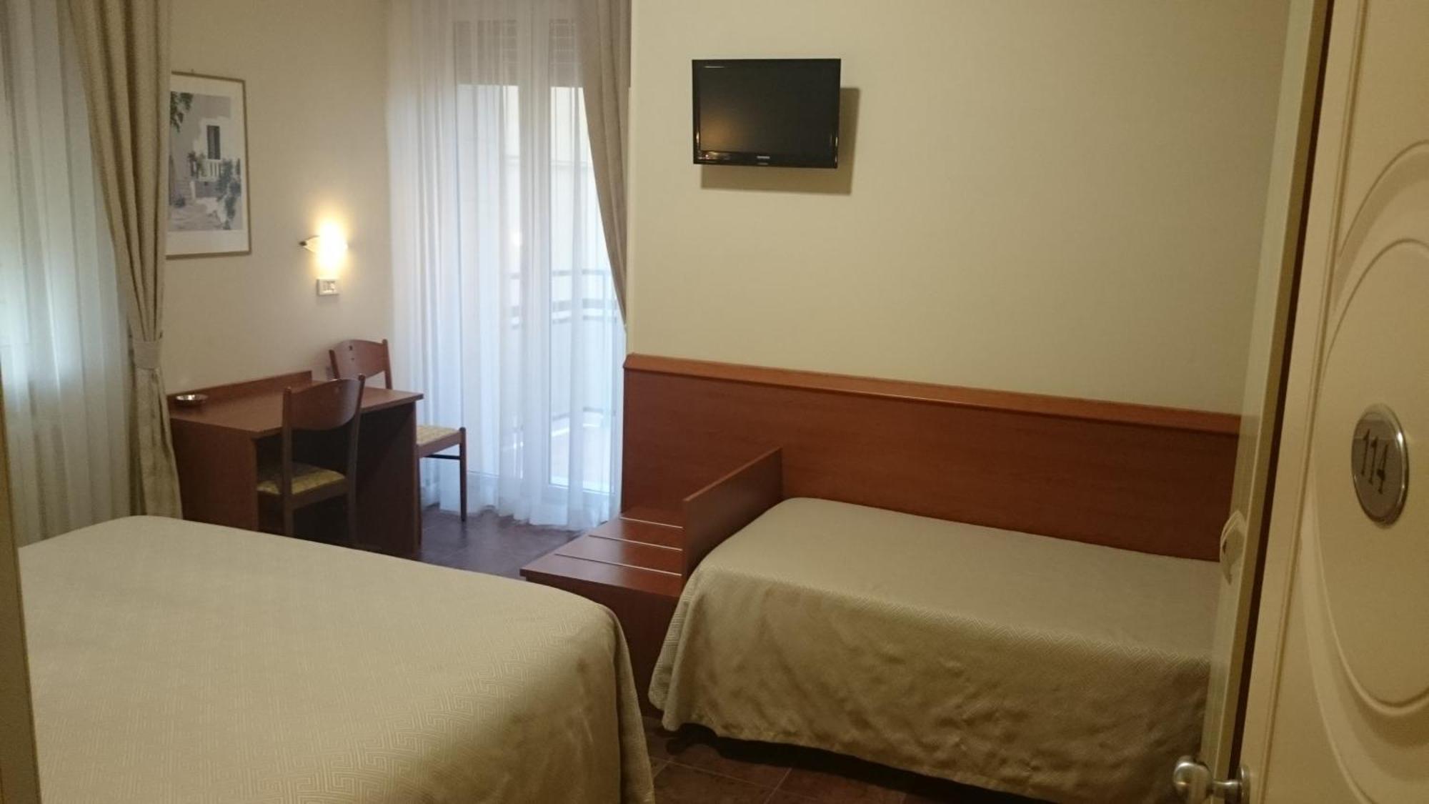 Hotel Beaurivage Fano Zimmer foto