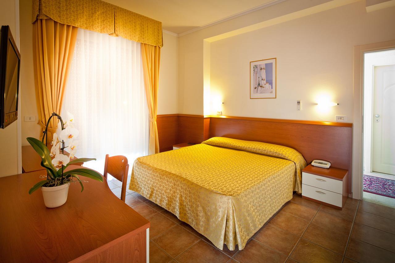 Hotel Beaurivage Fano Zimmer foto
